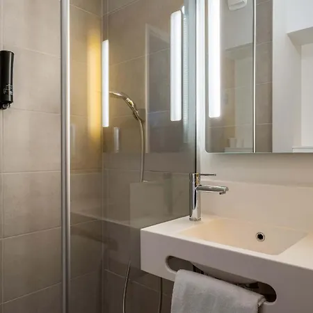 Evian Hotel 3*